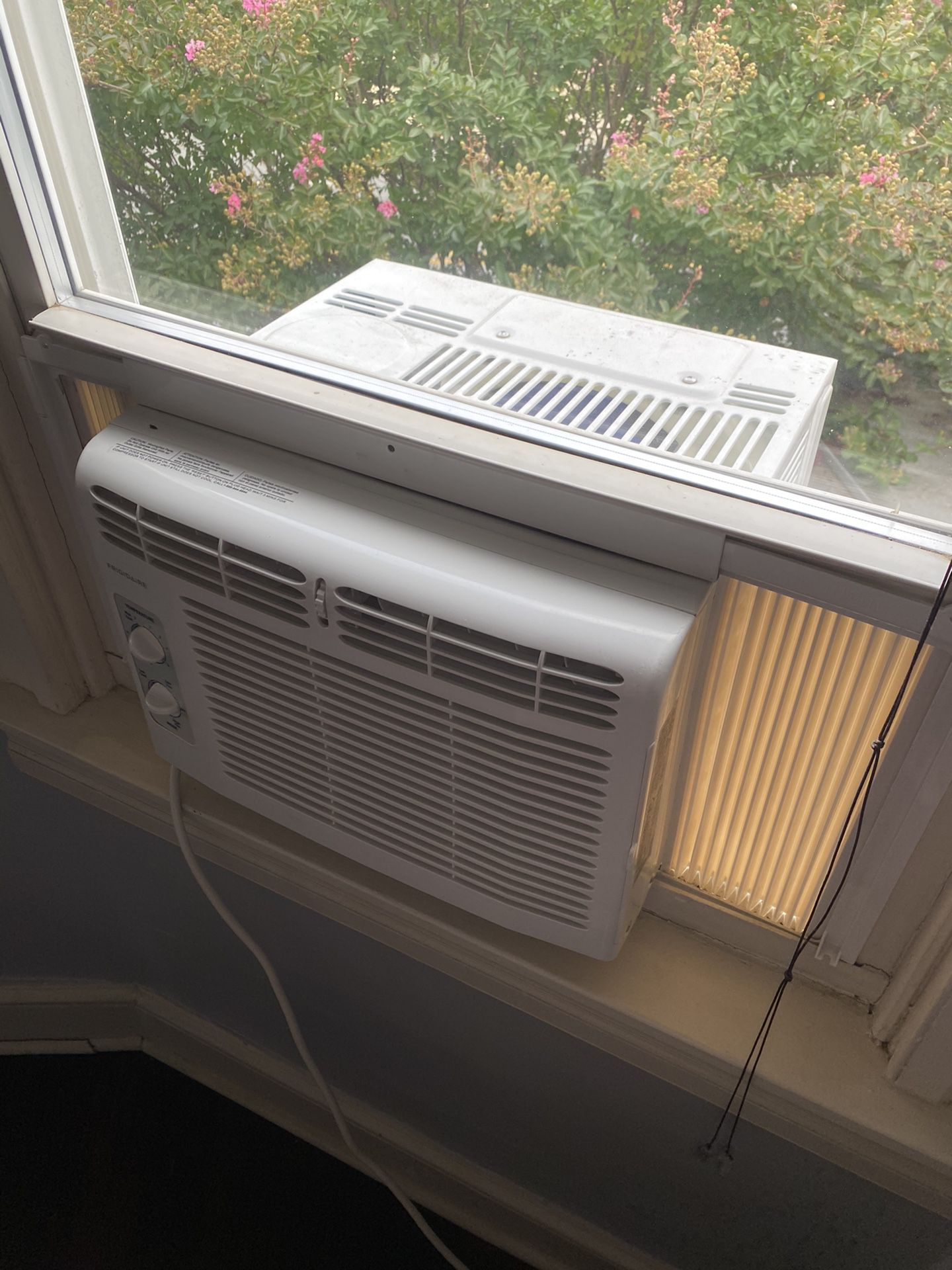 FRIGIDAIRE Window-Mounted Mini-Compact Air Conditioner