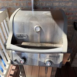 Weber Spirit Natural Gas Grill – Works Great – Includes Cover