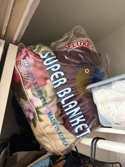 2 queen plush comforters
