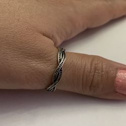 Woman ring design Sparkling Braid size 8