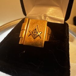 The book ring/Red Mason ring/