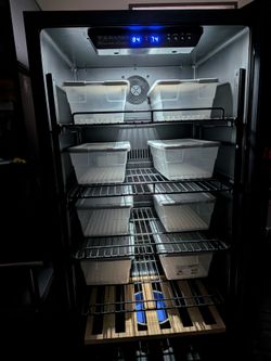 Reptile incubator