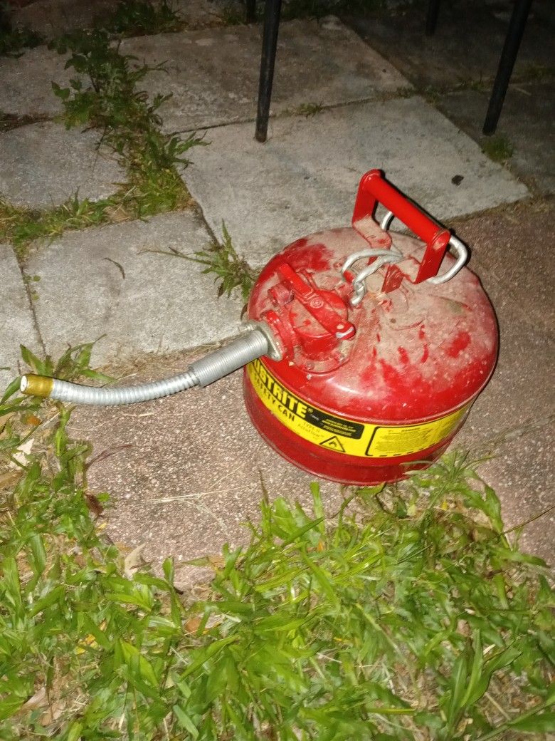 JUATRITE SAFTEY CAN GAS CAN 2.5 Gallon