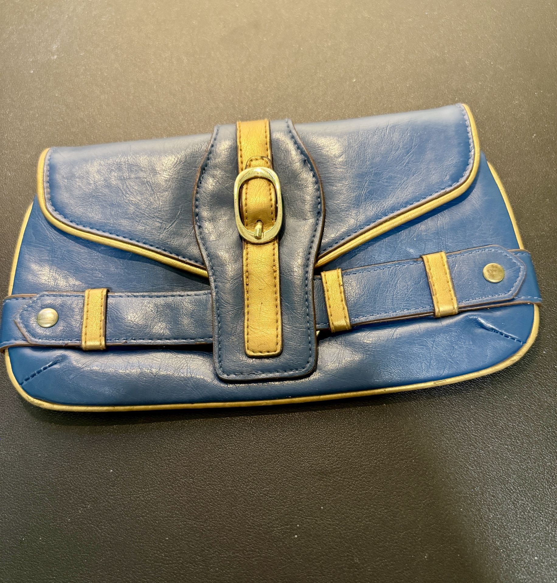 Lulu Vintage Y2K Faux Leather Blue Gold Clutch