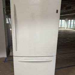 GE 19.5cf  Bottom Freezer Refrigerator 