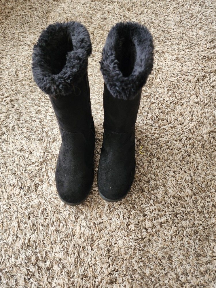 Size 3 Cat and Jack Boots