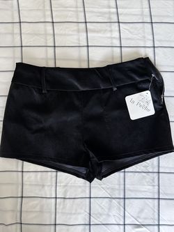 La Peche/Black Leather Short