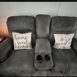 RECLINER LOVESEAT