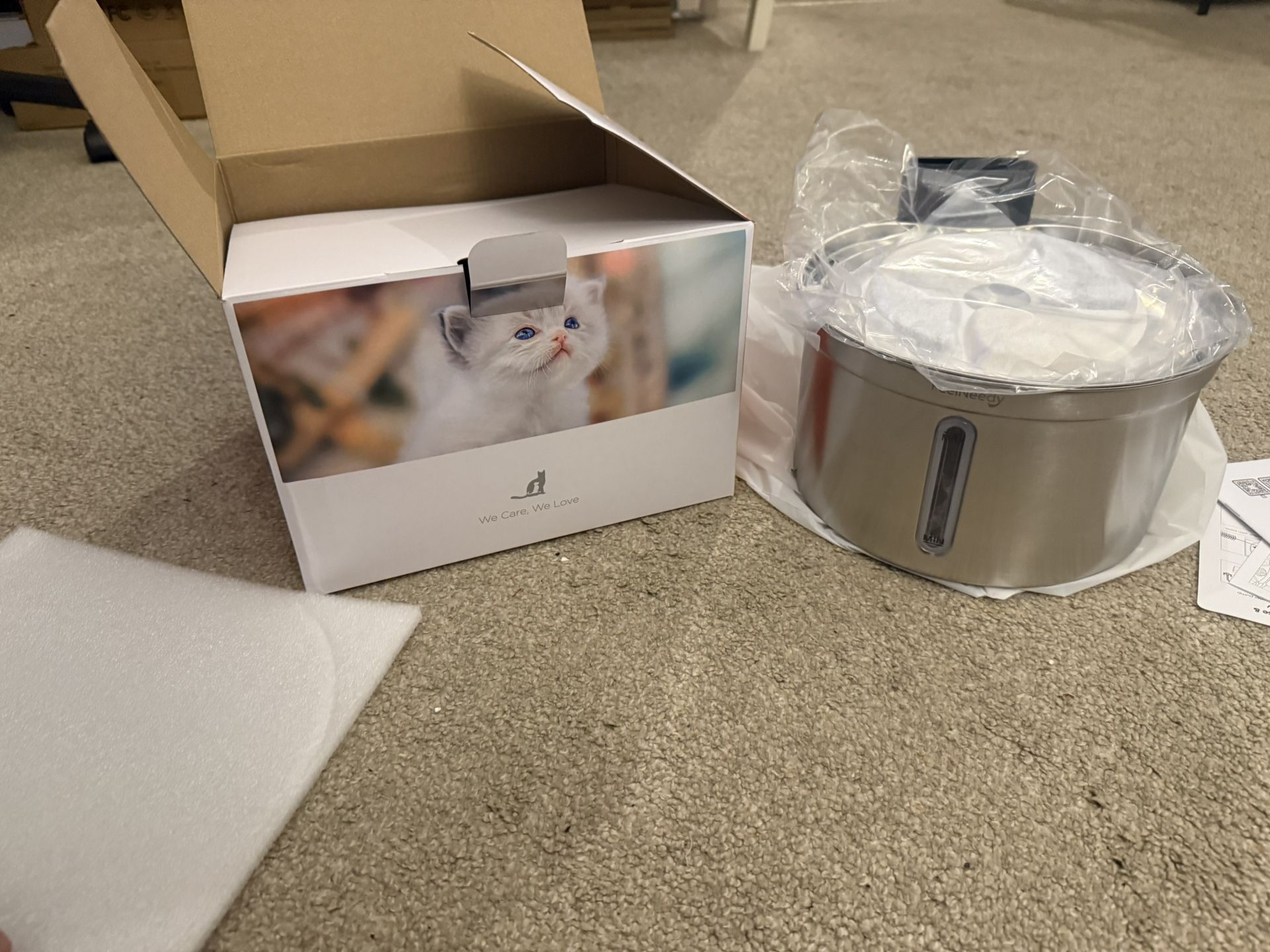 Wireless Cat Water Fountain [Water & Battery Separation] Stainless Steel Automatic Pet Water Dispenser, 4000mAh Battery Operated Water Fountains for C