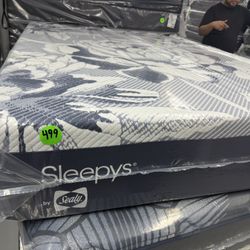 QUEEN SIZE SLEEPY’S MEMORY FOAM MATTRESS & BOX SPRING BED SET