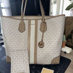 Michael Kors Large Tote And Wallet 