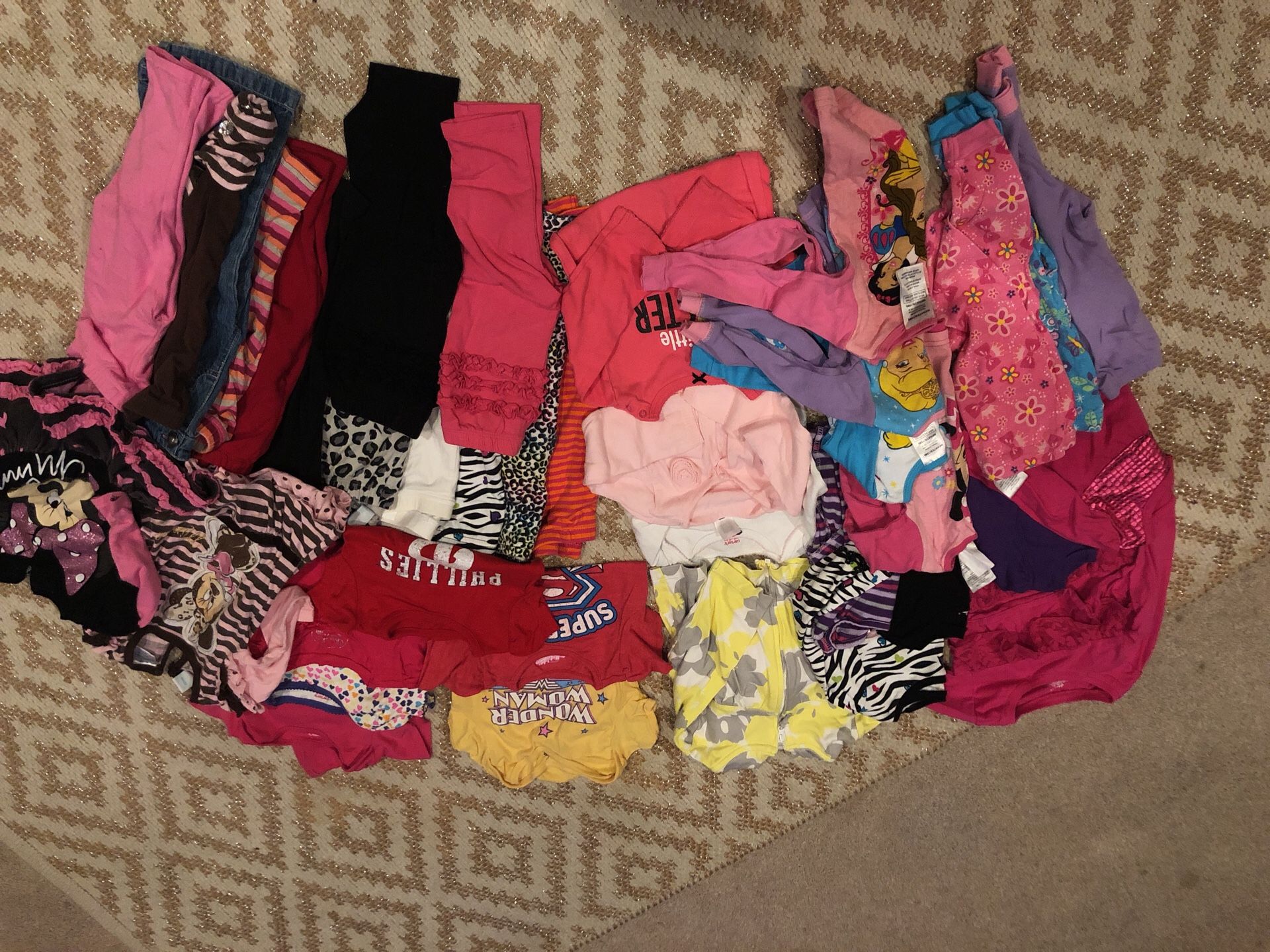 Large baby girl lot mixed clothes 12-18 months