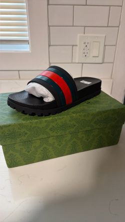 Gucci flip flops