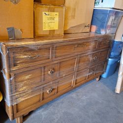 Dresser With Large Mirror