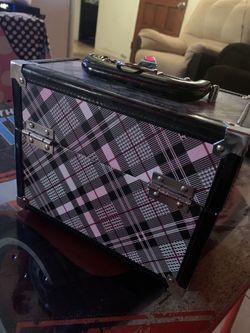 Makeup case $10