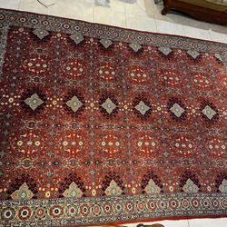 Beautifully Crafted Hand Knotted Turkish Area Rug