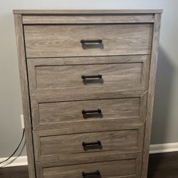 Tall 4-drawer Dresser