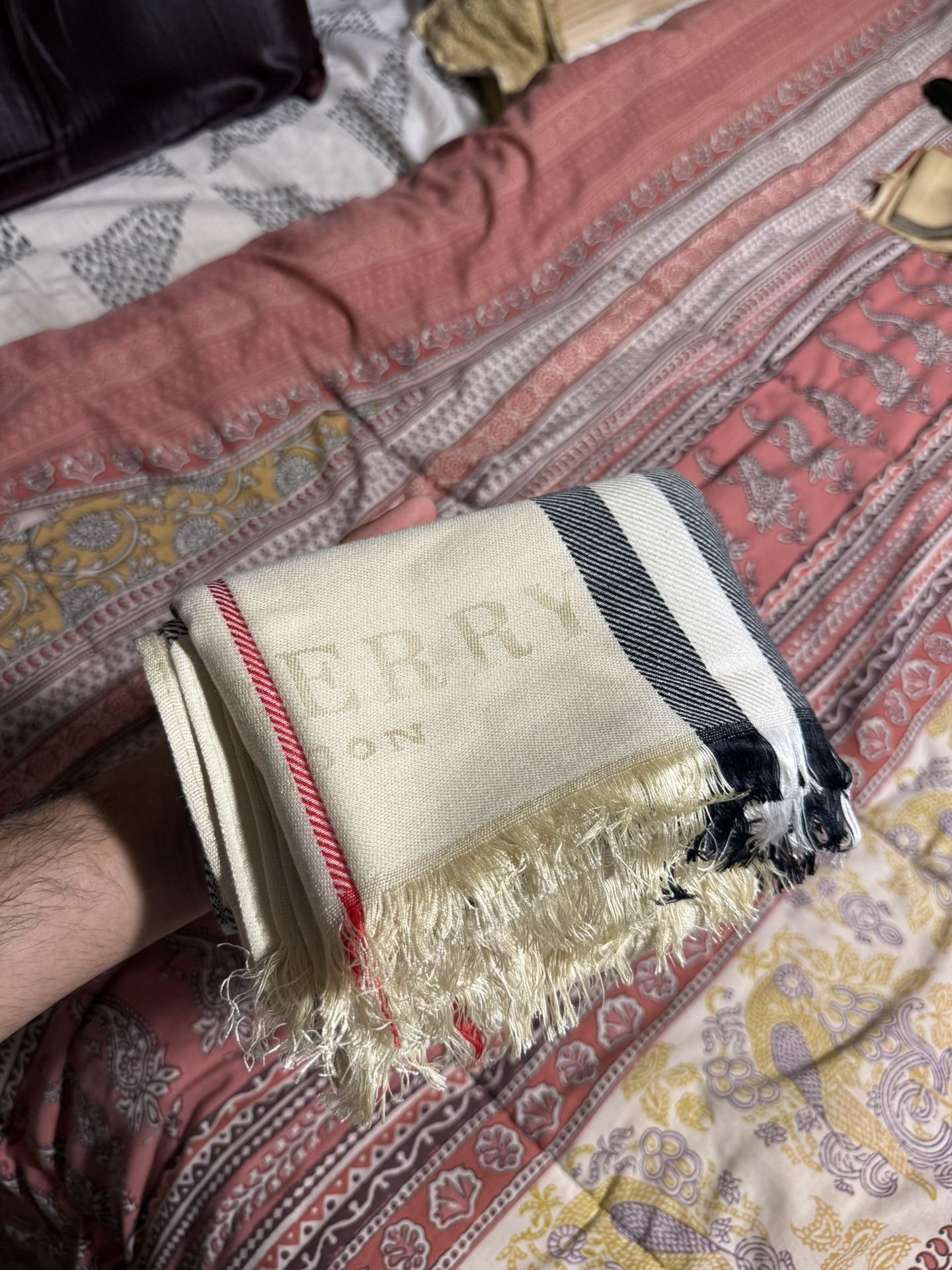 Brand New Burberry Pure Cashmere Scarf 