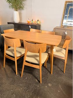 NEW Mid-Century Modern Dining Set – Table + 6 Chairs – $775
