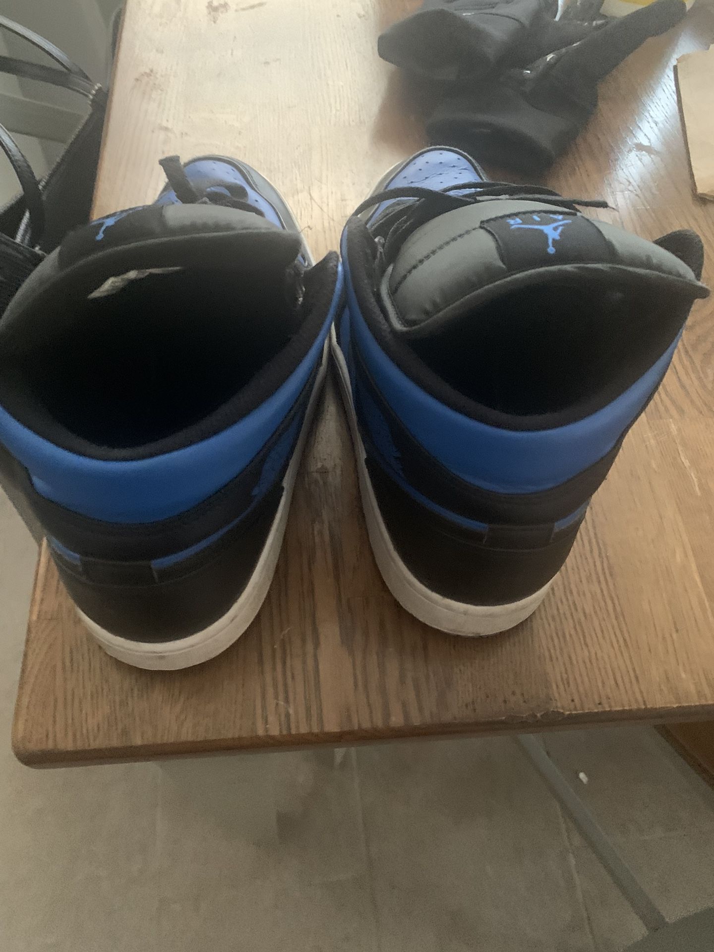 JORDAN 1,s HIGHS (USED)