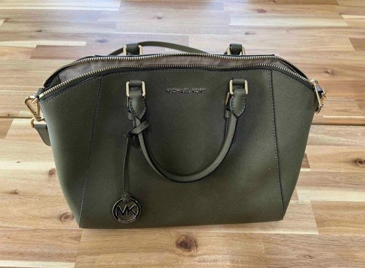 Michael Kors Medium Tote 