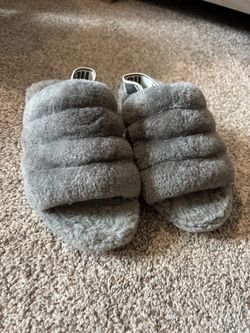 Women’s UGG Fluff Yeah Slide Slippers Gray size 7