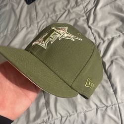 7   5/8 Olive Green/pink Underbrim Marlins