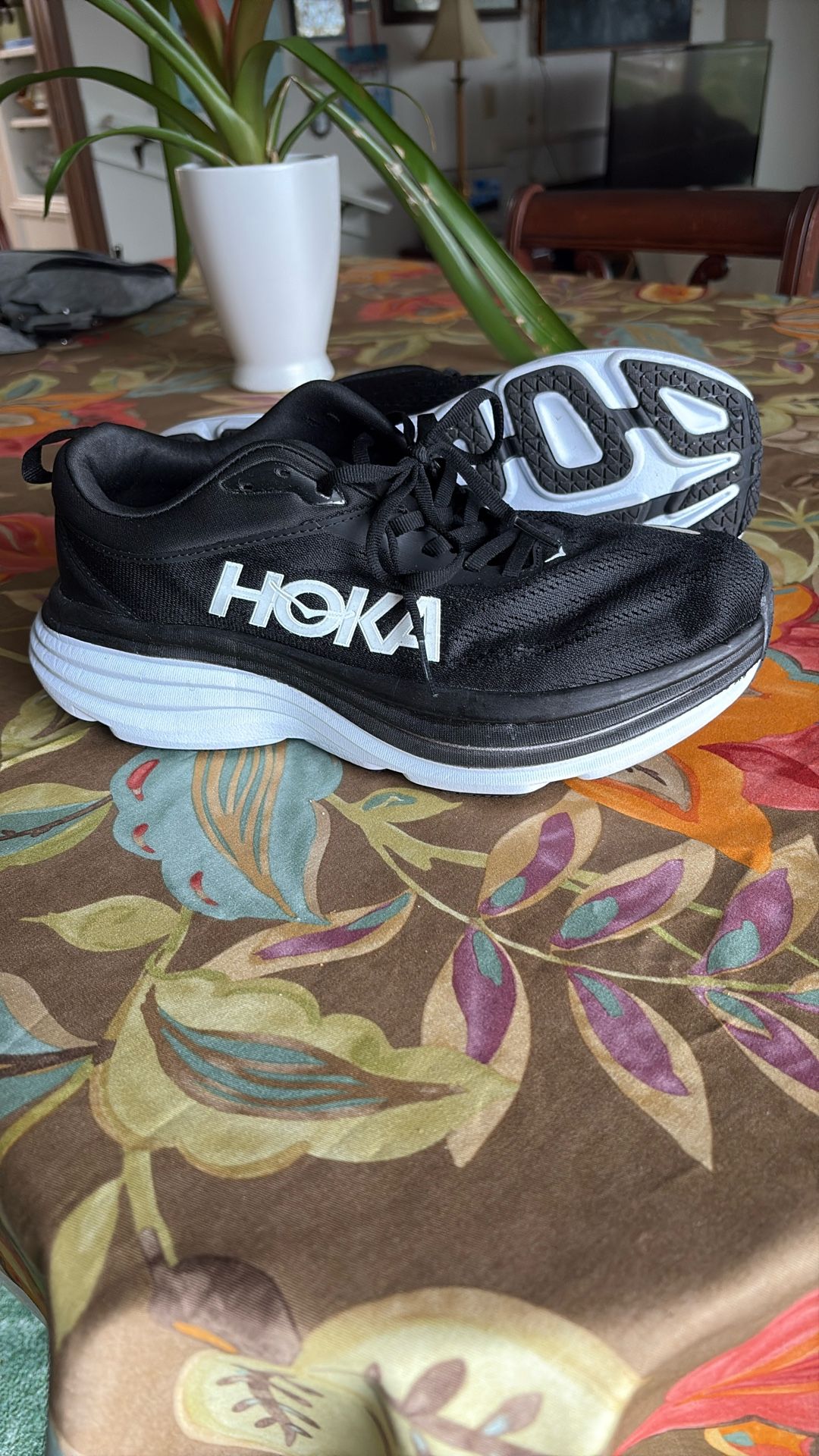Hoka Bondi 8