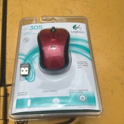 Logitech M305 Crimson Red Wireless Optical Mouse