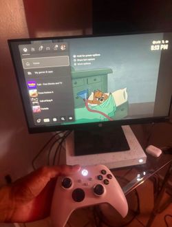 Xbox 1 x and monitor