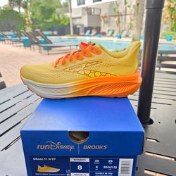 Zapatos BROOKS Disney