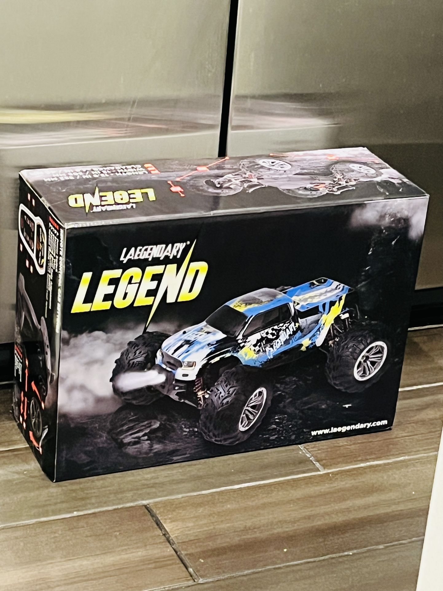 Brand New N Sealed Extremely Powerful 1:10 Scale Laegendary Monster Truck