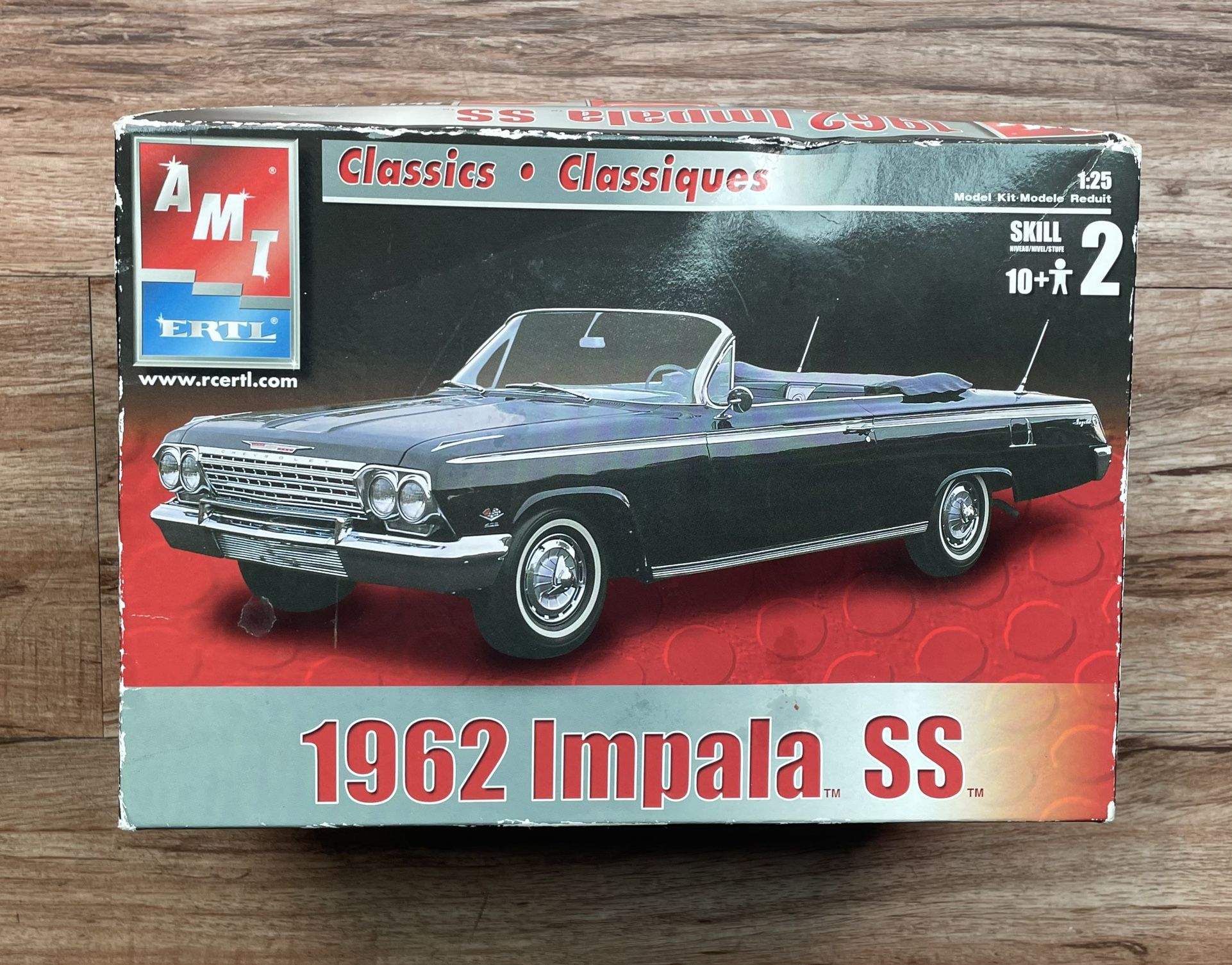 2002 AMT 1962 Impala SS Convertible 1/25 Scale Model Kit