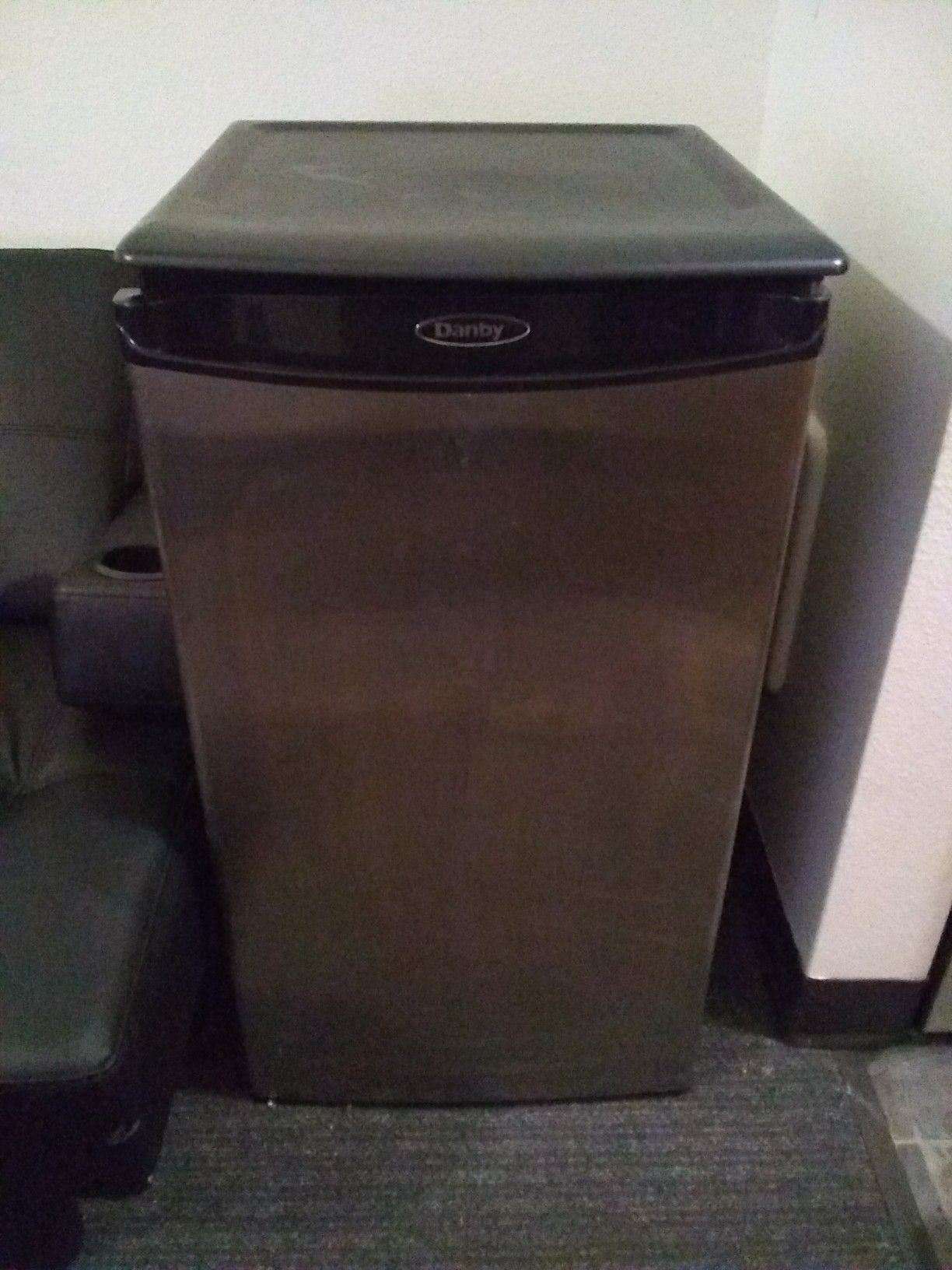 Mini fridge