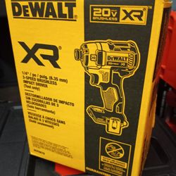 DEWALT 20V MAX BRUSHLESS XR 1/4"/PO/ PULG. (6.35mm) 3 - SPEED IMPACT DRIVER (TOOL ONLY)