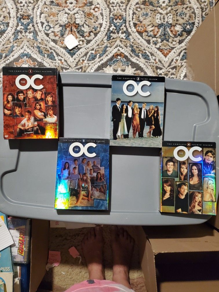 The OC ( 1 - 4 SEASONS ) DVD'S
