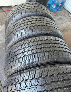 275_65R18 🏁tires 255_55R20 GOODYEAR brand Tires usadas en perfecta condición 80%life set of (4) .