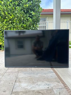 LG 50” 4K UHD Smart TV – Model 50UN7300AUD