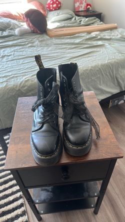 Dr Marten Jadon black