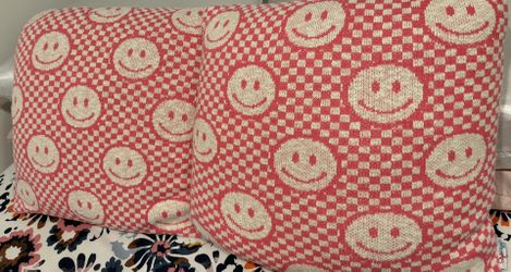 smiley pillows