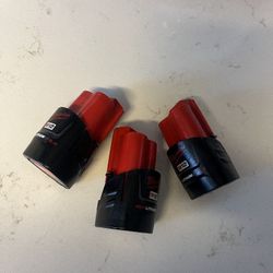Milwaukee M12 Baterias 2.0ah $25 Each Cada Una Firme Precio 