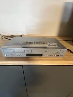 Samsung VHS/DVD Player V8600 w/remote
