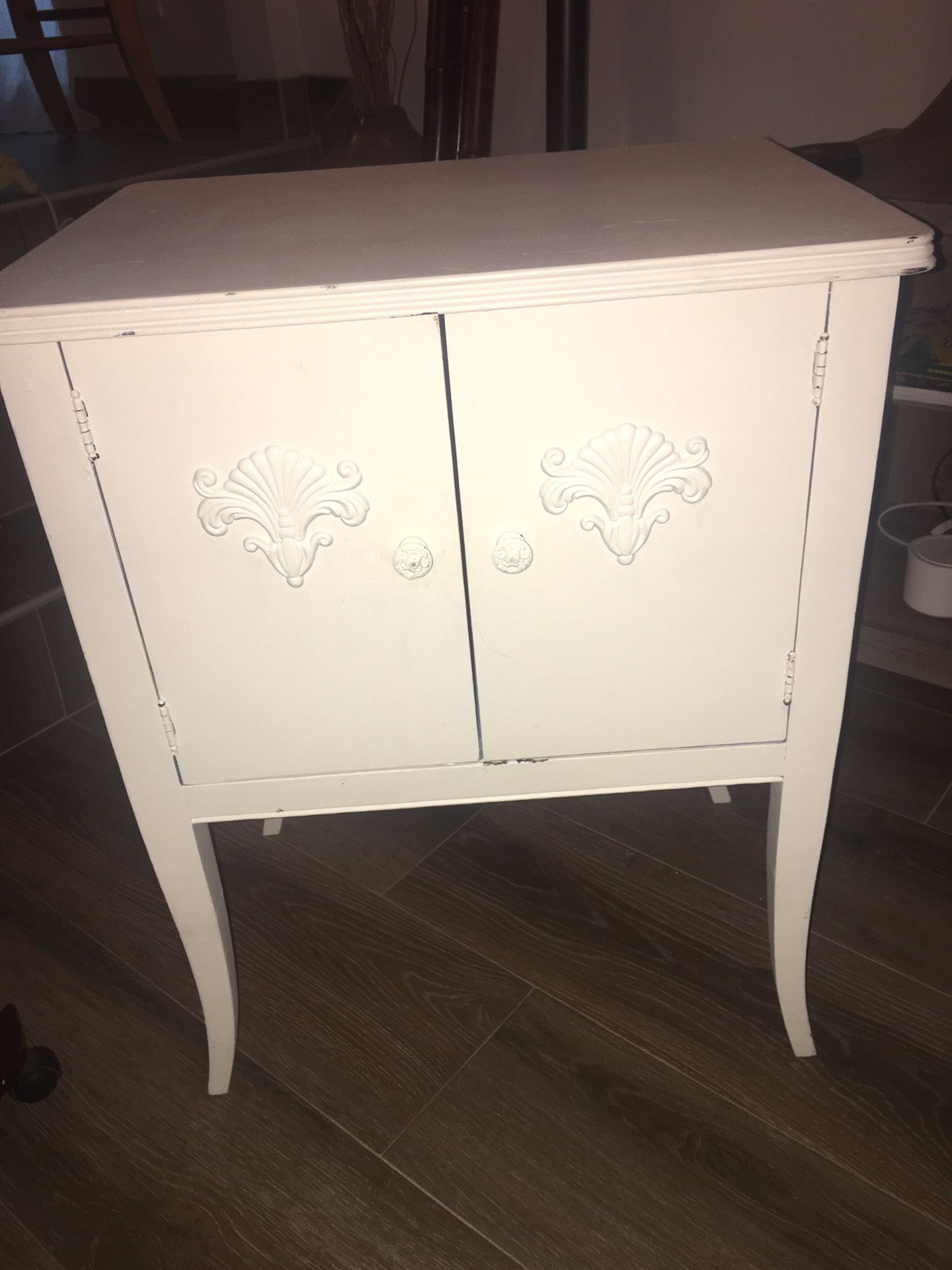Beautiful Antique Shabby Chic Cabinet 🦋💗