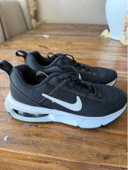 Black & white air max size 3