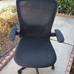 Wobbly Office Chair (needs repair)