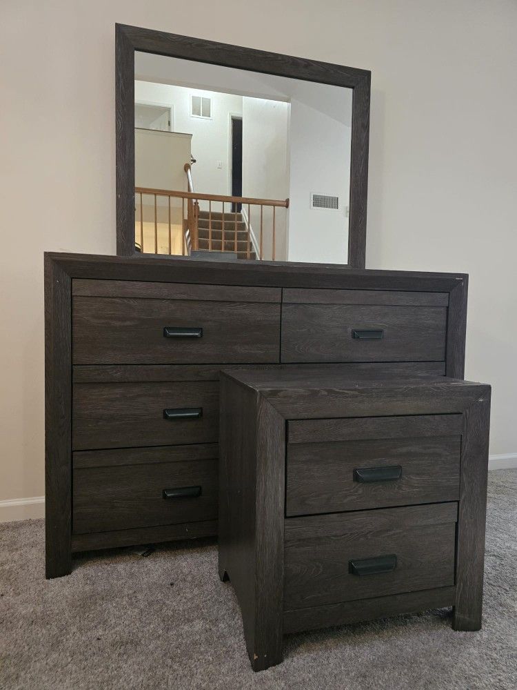 DRESSER WITH MIRROR AND NIGTH STAND