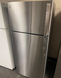 Great deal: Stainless Top-Freezer Refrigerator – Clean inside, Ready today