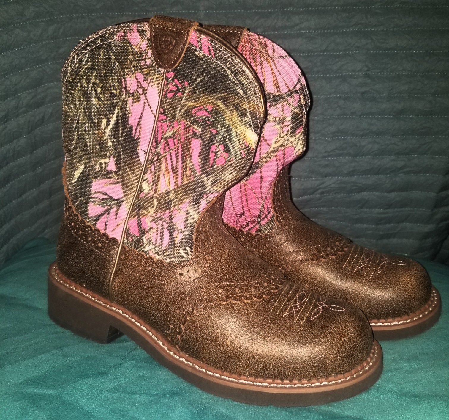 Ariat Women's Fatbaby Heritage Western Boots - Pink Camo size 9b