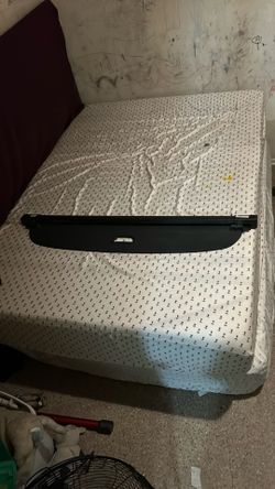 Mercedes cargo cover