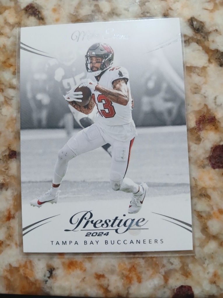 2 Mike Evans